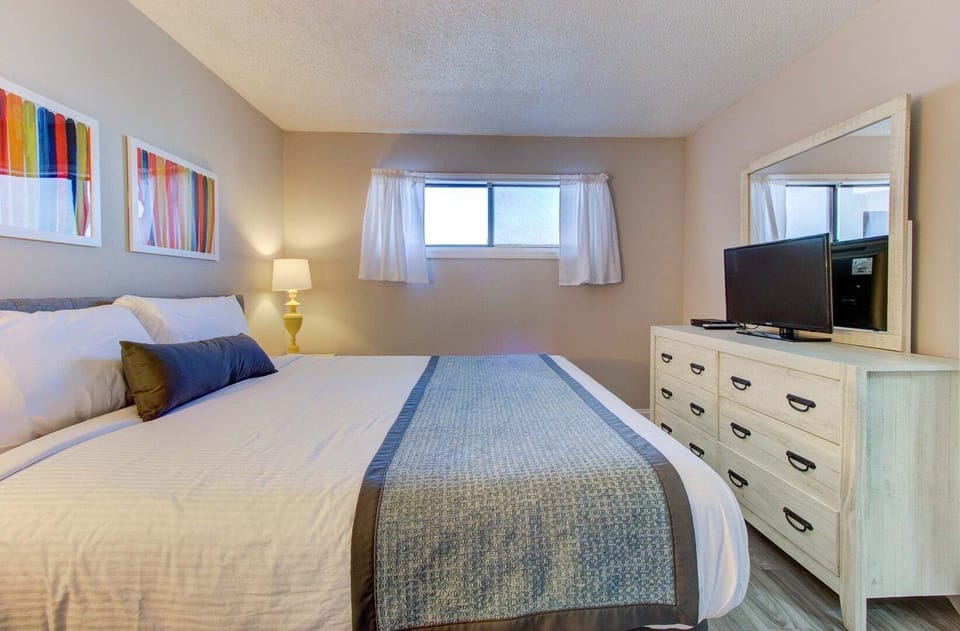 Atlantic Towers-print-003-002-Bedroom-4200x2759-300dpi