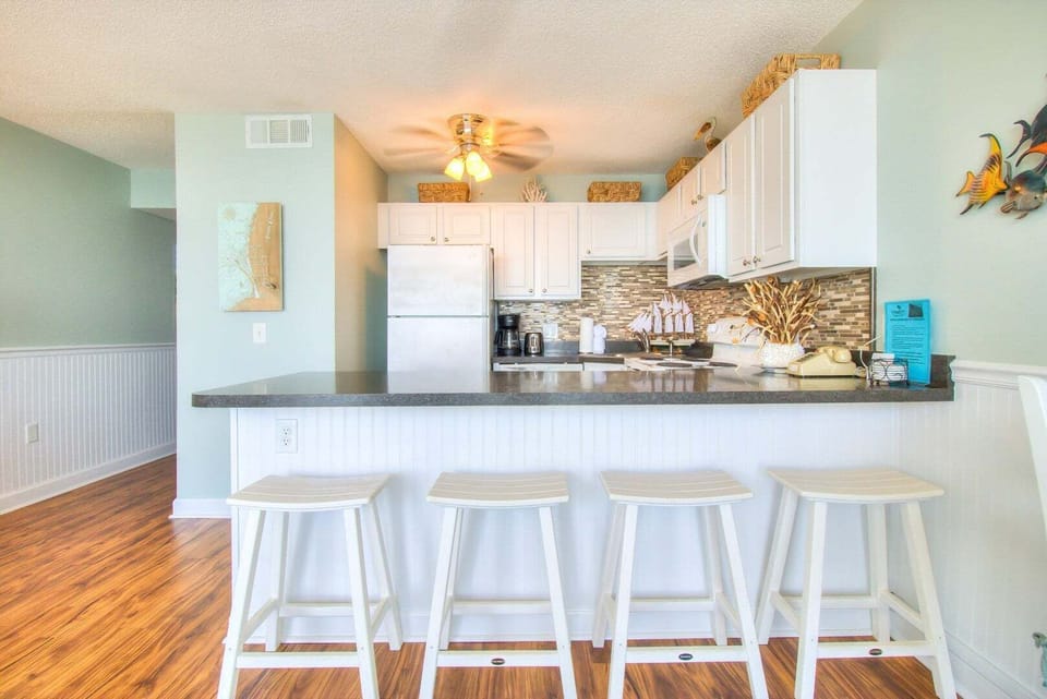 Atlantic Towers 1112-print-007-006-KitchenBreakfast Bar-4200x2804-300dpi