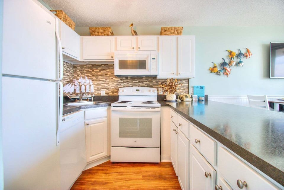 Atlantic Towers 1112-print-008-025-Kitchen-4200x2804-300dpi
