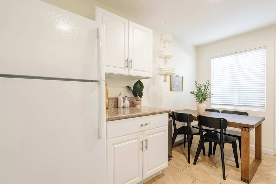 Clean, modern kitchen with everything needed for easy meals