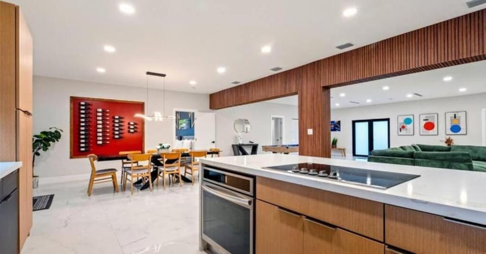 Comfort Villa | Private kitchen | Coffee/tea maker