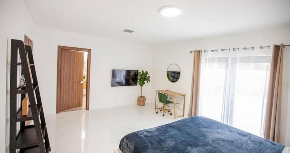 Comfort Villa | Iron/ironing board, free WiFi, bed sheets