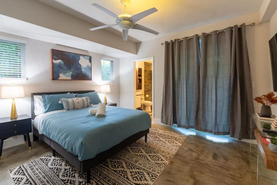 Comfort Villa | Iron/ironing board (on request), WiFi (free), bed sheets