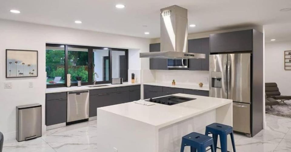 Comfort Villa | Private kitchen | Coffee/tea maker, toaster