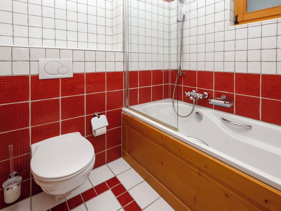 Bathroom, Plumbing Fixture, Flooring, Wall, Interior Design, Bathroom Sink, Sink, Floor, Tap, Bathtub