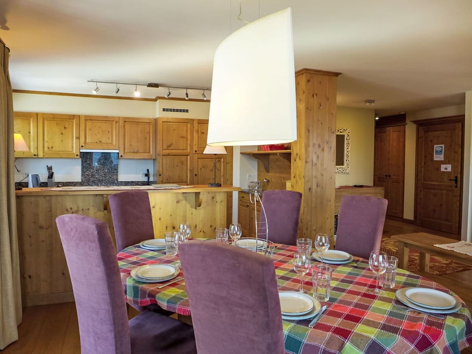 Interior Design, Furniture, Wood, Ceiling, Flooring, Floor, Room, Kitchen & Dining Room Table, Lighting, Table