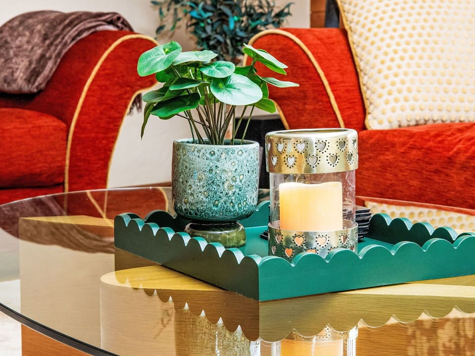 Furniture, Orange, Living Room, Lampshade, Flowerpot, Natural Material, Houseplant, Coffee Table, Lamp, Serveware