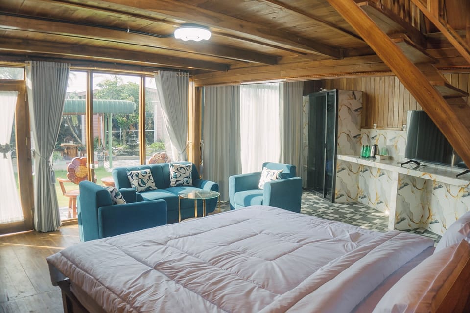 Villa | Desk, iron/ironing board, free WiFi, bed sheets