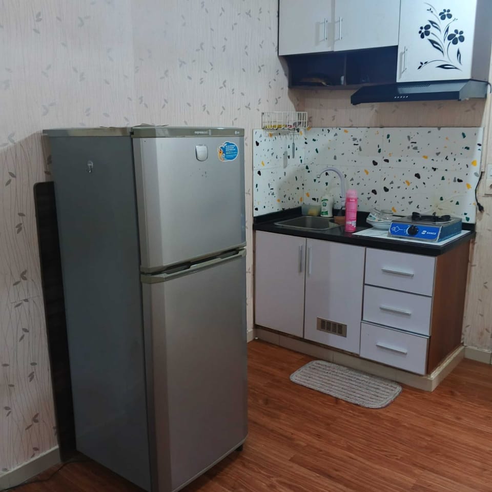Studio | Private kitchen | Fridge, stovetop