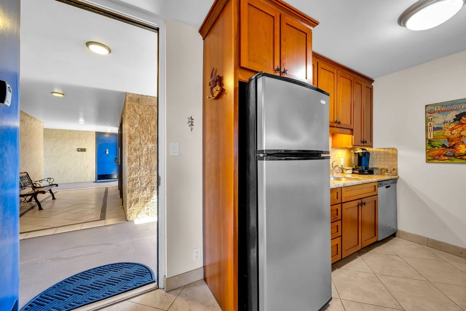 Luxury Condo, Balcony, Ocean View | Private kitchen