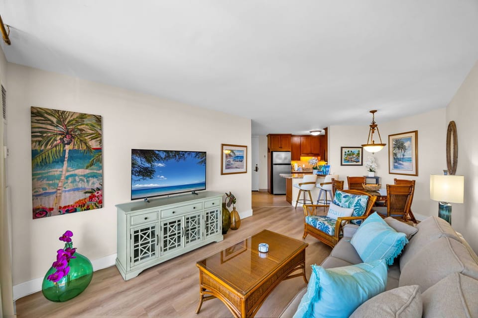 Luxury Condo, Balcony, Ocean View | Living area