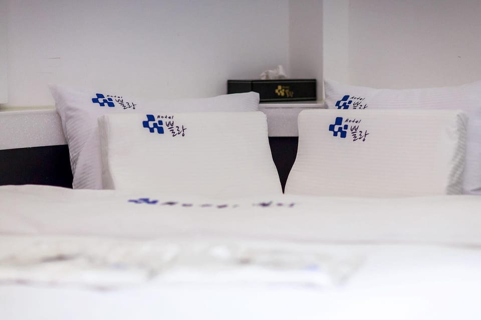 Plein - Check in 8PM (65-inch LED TV, Gaming PC, Bathtub, Air Purifier) | Free WiFi