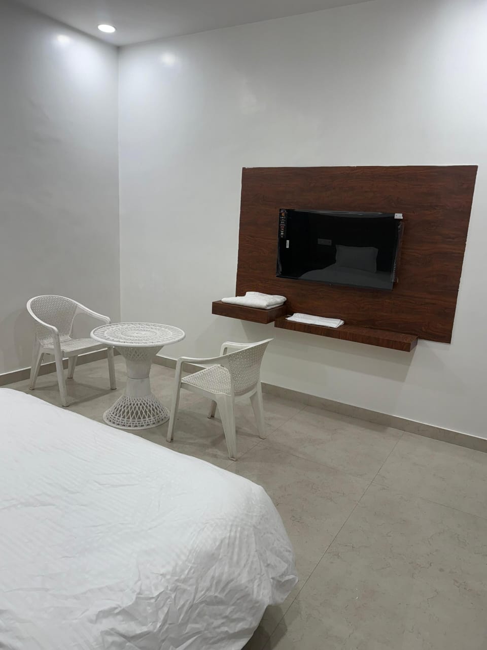 Luxury Room | Rollaway beds, free WiFi, bed sheets