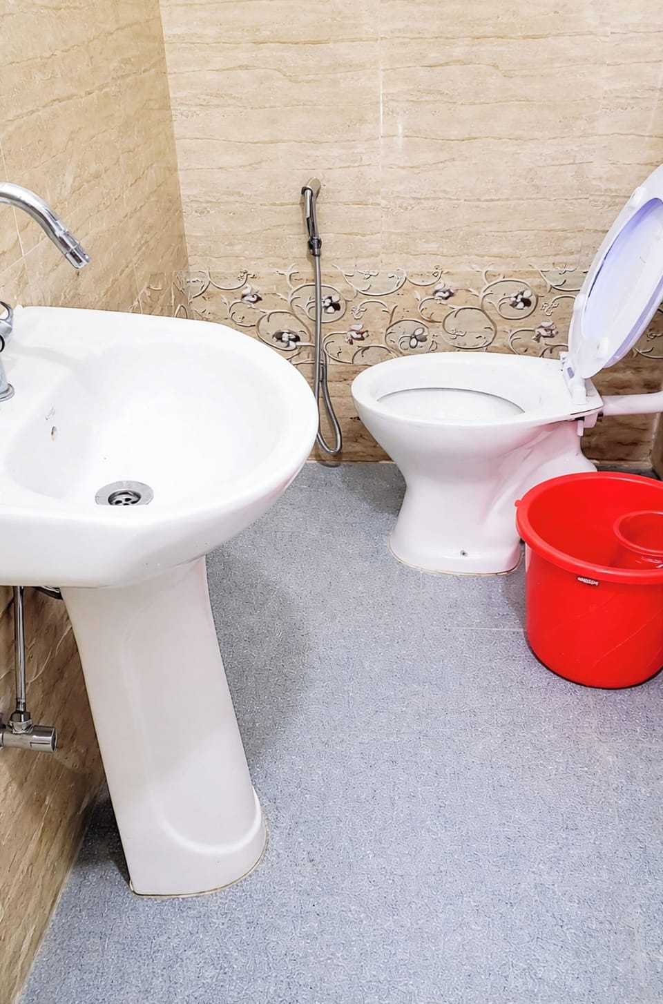 Shower, rainfall showerhead, slippers, bidet