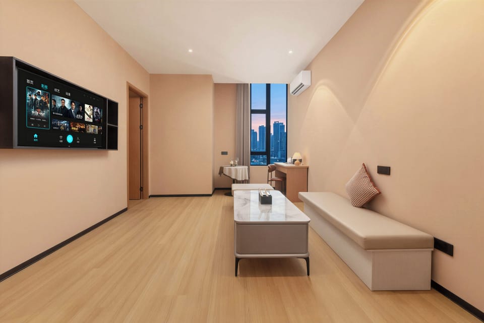 Family Suite | Desk, blackout drapes, free WiFi, bed sheets