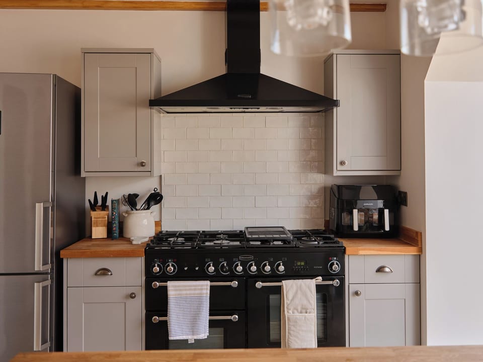 Dishwasher, cookware/dishes/utensils