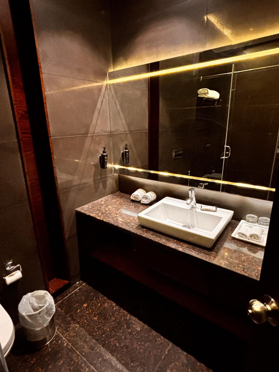 Superior Double or Twin Room | Bathroom