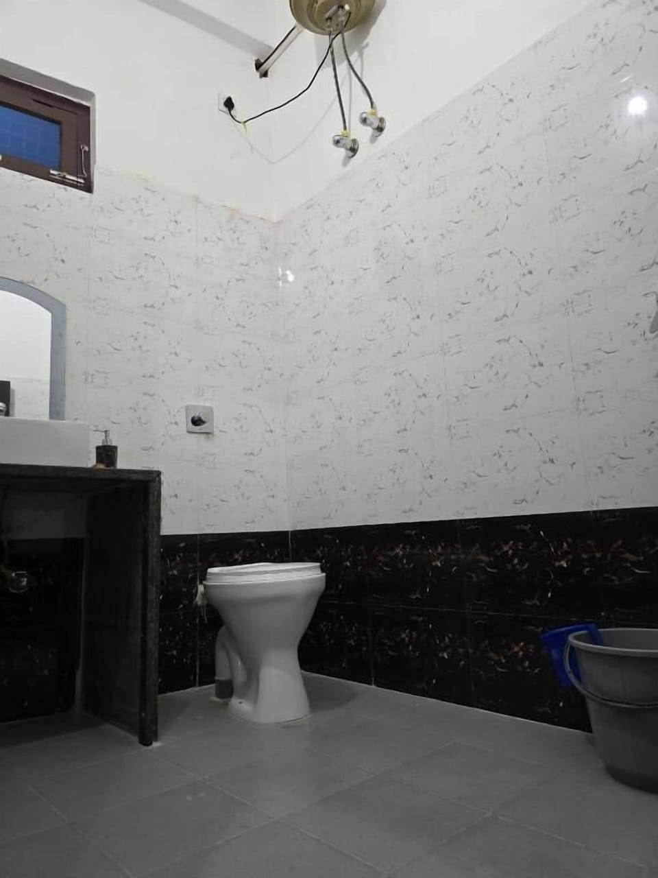 Family Room, Balcony | Bathroom | Shower