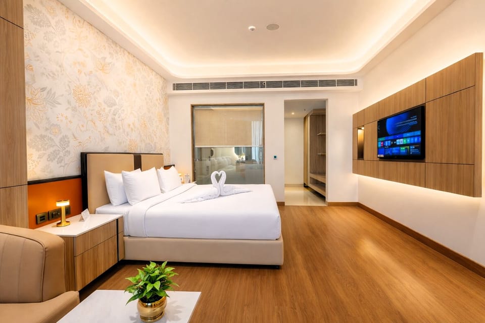 Suite Room | Iron/ironing board