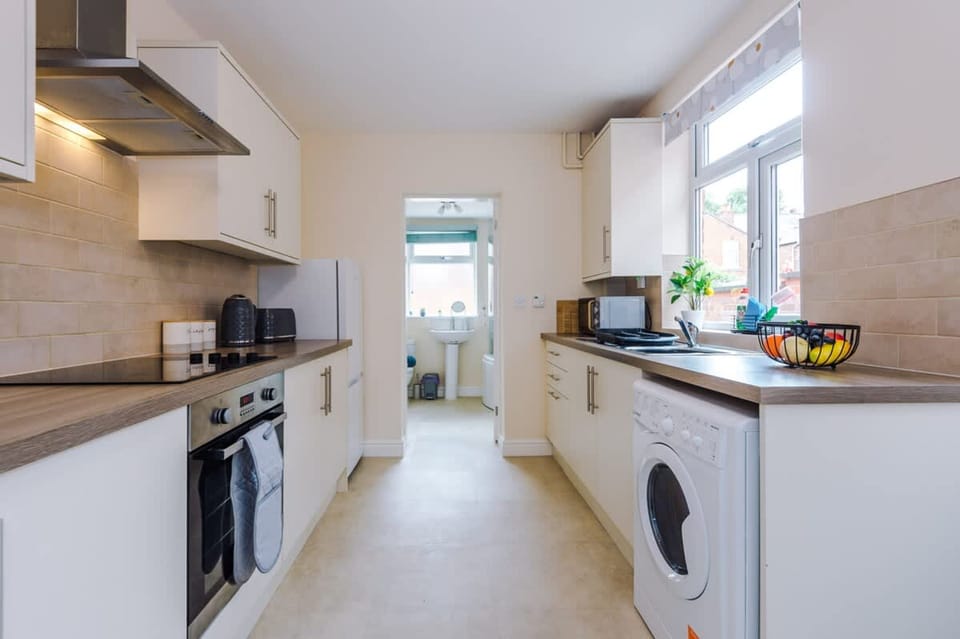 House | 1 bedroom, desk, soundproofing