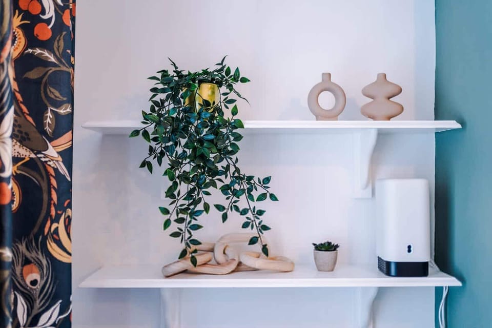 House | 2 bedrooms, desk