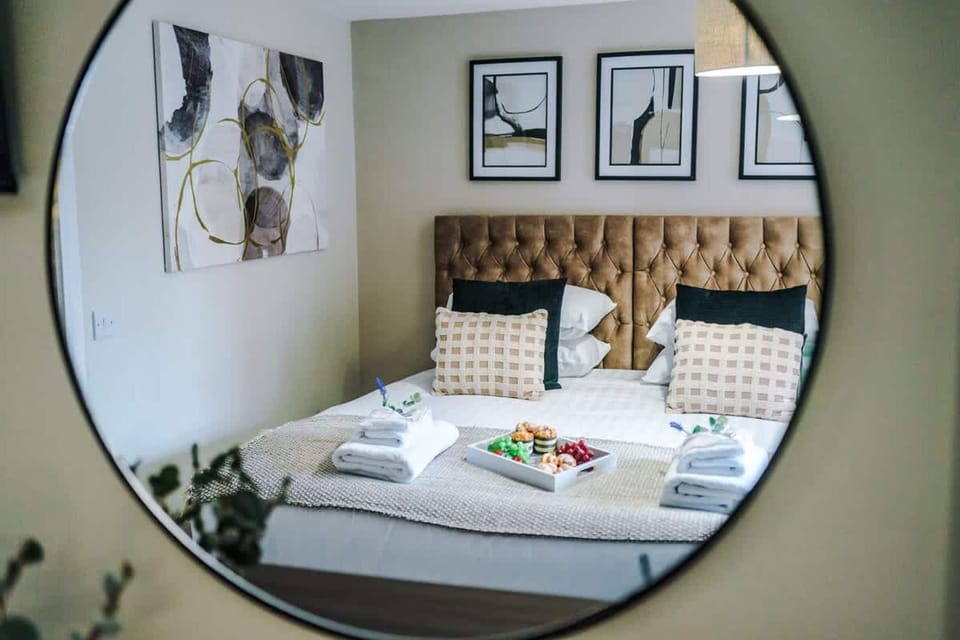 NEW Stylish 1-bed Flat Great Location Sleeps 4 Apartment in Chester