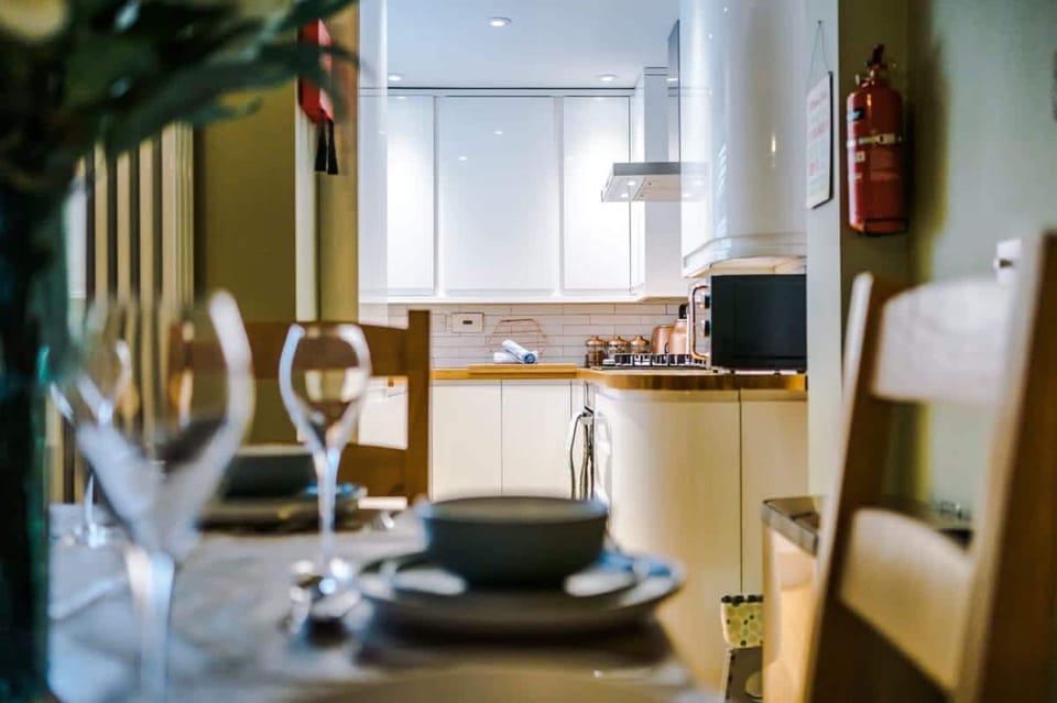 House | 2 bedrooms, desk