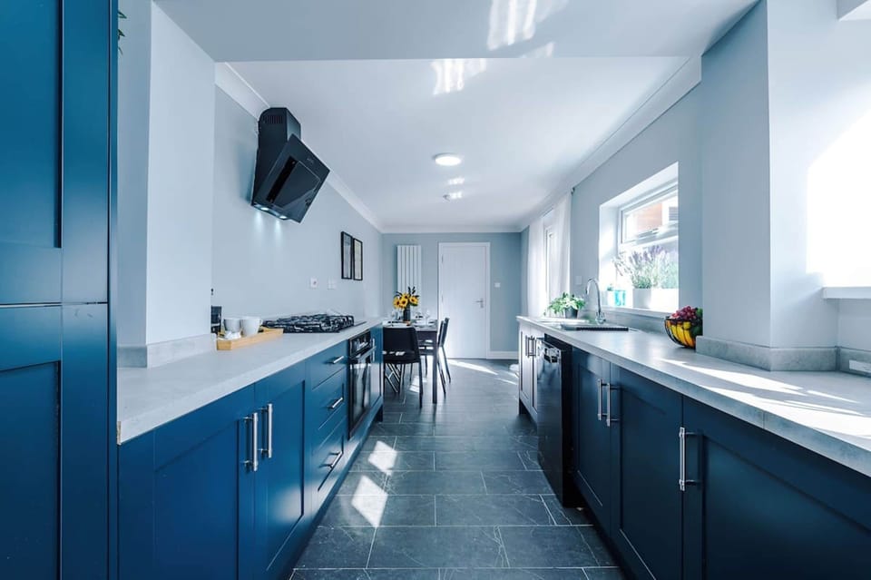 House | 4 bedrooms, high-speed internet