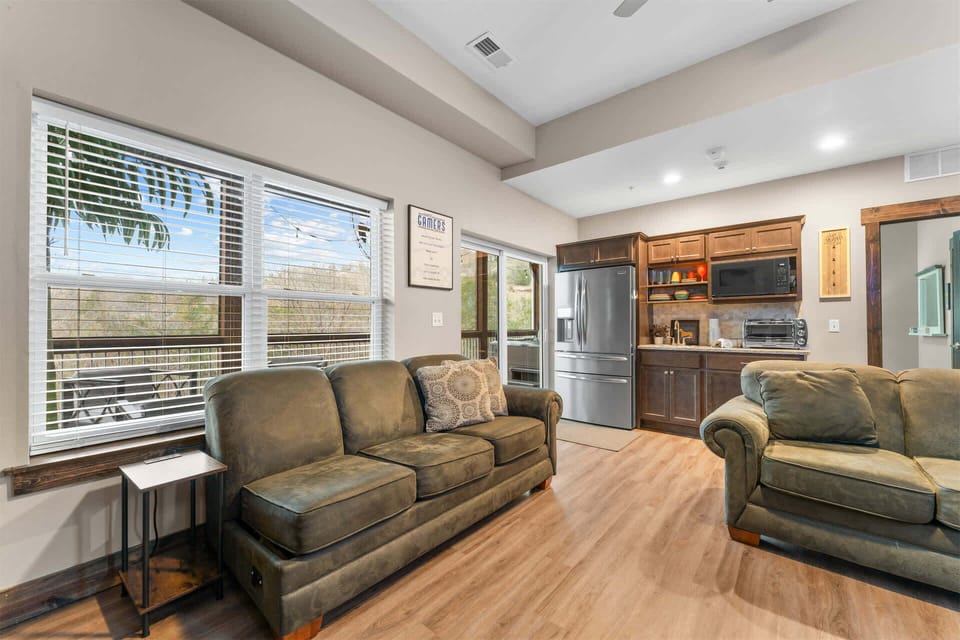 House, Multiple Beds, Hot Tub (Kokomo Kove) | Living area