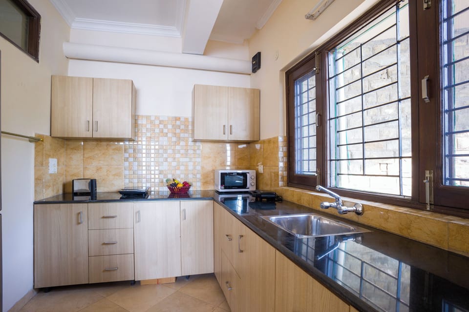 Deluxe Villa, Hill View | Private kitchen