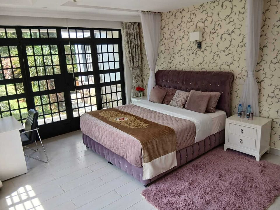 Luxury Double Room | In-room safe, free WiFi