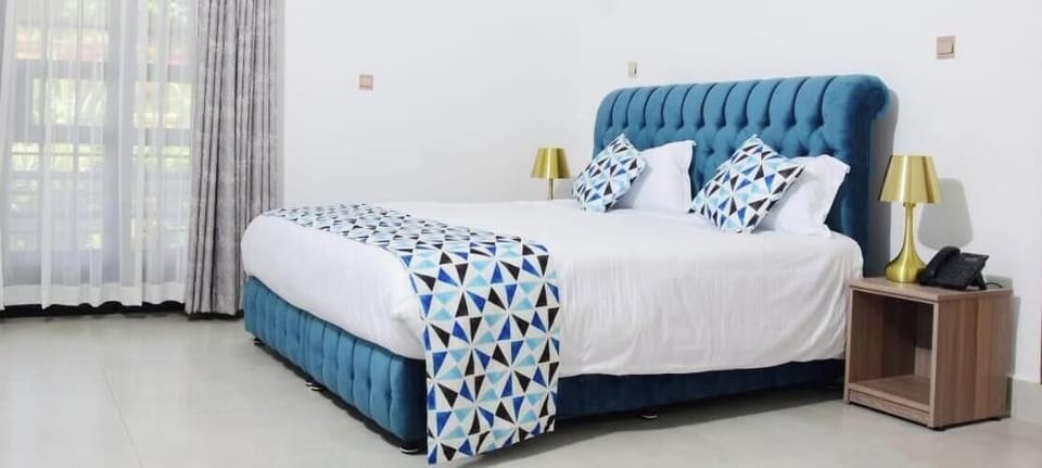 Executive Double Room | In-room safe, free WiFi