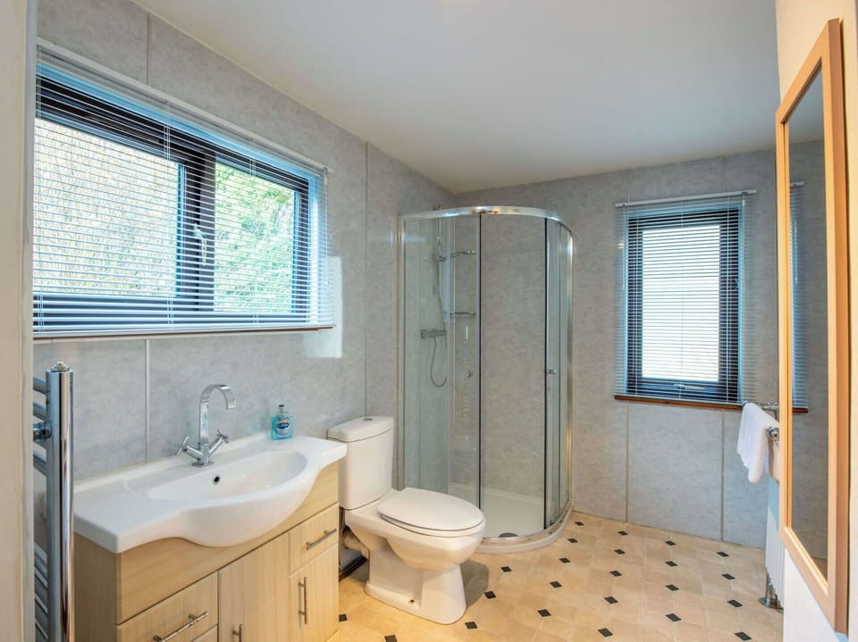 Bathroom, Plumbing Fixture, Flooring, Interior Design, Floor, Sink, Tap, Plumbing, Bathroom Cabinet, Bathroom Sink