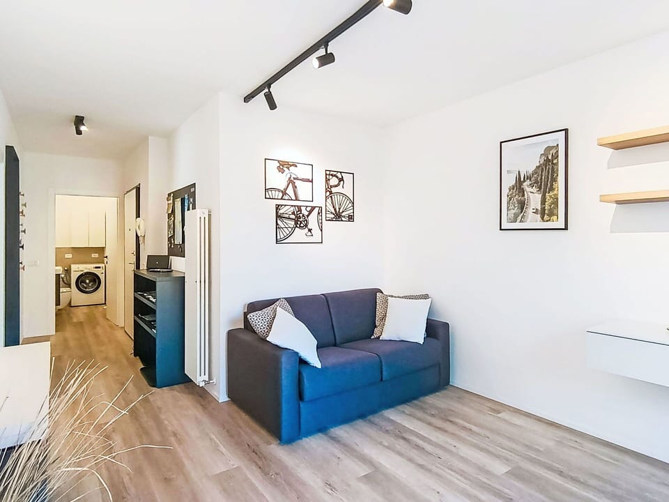 Interior Design, Flooring, Furniture, Floor, Wood, Room, Wood Flooring, Ceiling, Apartment, Living Room