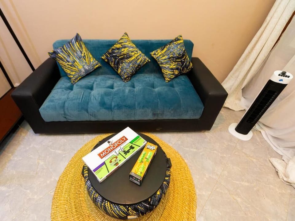 Standard Twin Room, Balcony | Living area
