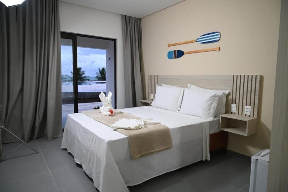 Deluxe Double Room, Partial Sea View | Free WiFi