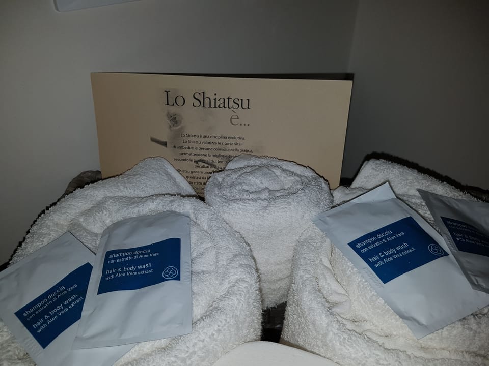 Deluxe Room, 1 Bedroom, Non Smoking, Pool View | Minibar, in-room safe, desk, rollaway beds