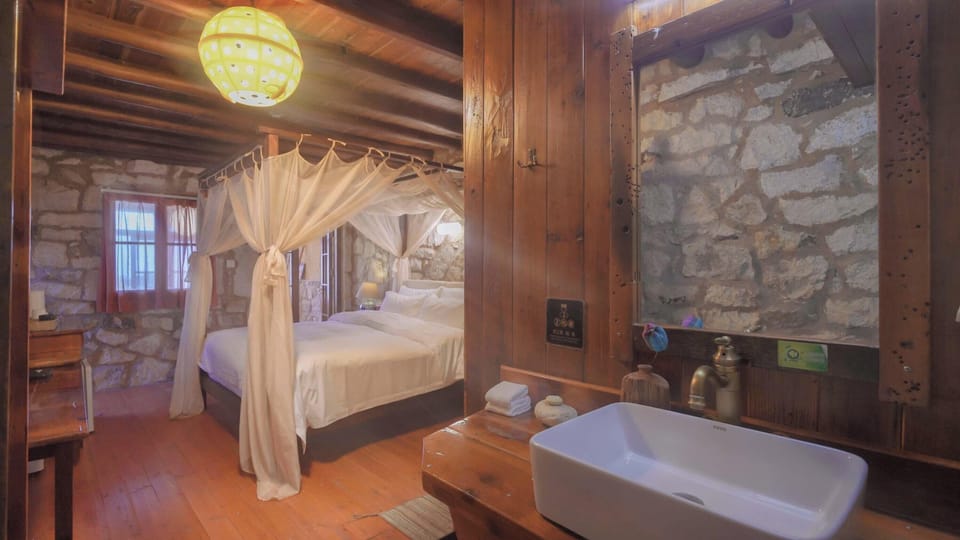 Deluxe Double Room | Premium bedding, individually decorated, individually furnished, desk