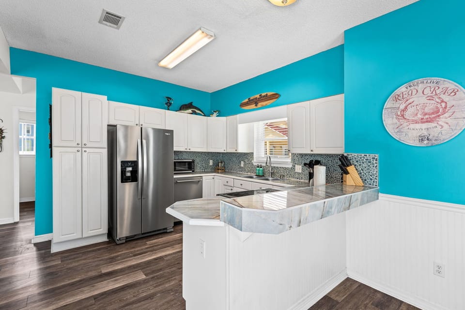 Full kitchen