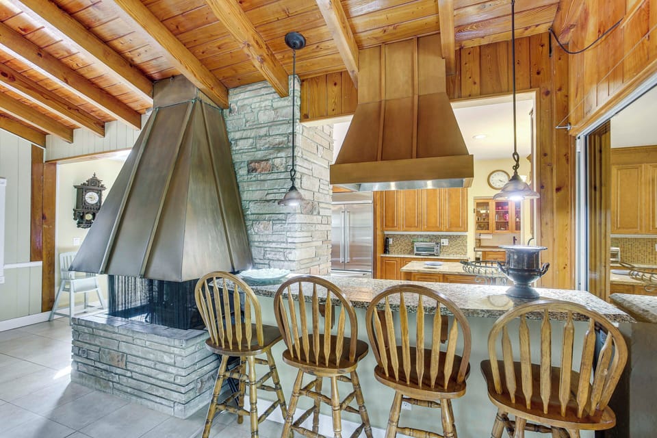 House (4 Bedrooms) | Interior