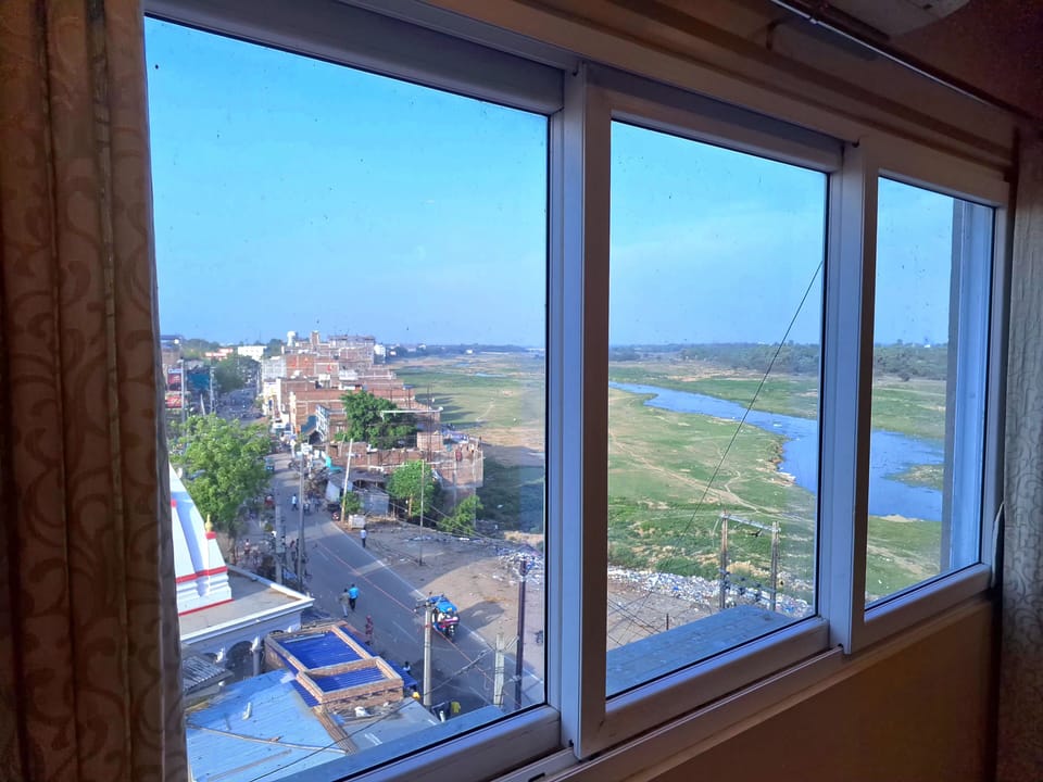 Suite, River View | Interior