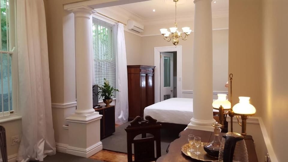 Double or Twin Room, 1 King Bed, Non Smoking | In-room safe, desk, laptop workspace, iron/ironing board