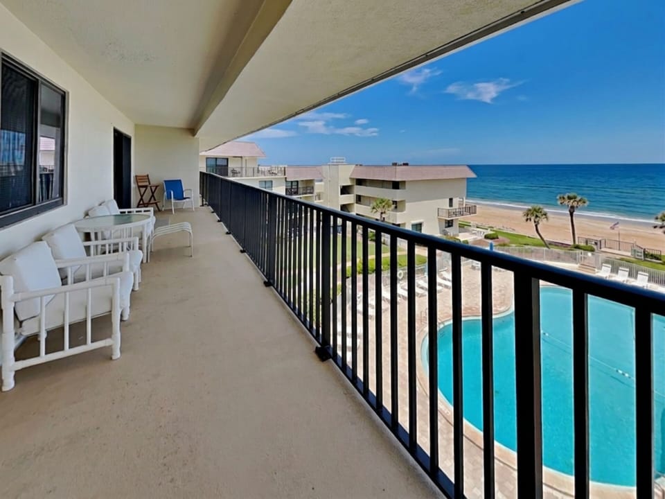 Balcony w/Ocean + Resort View