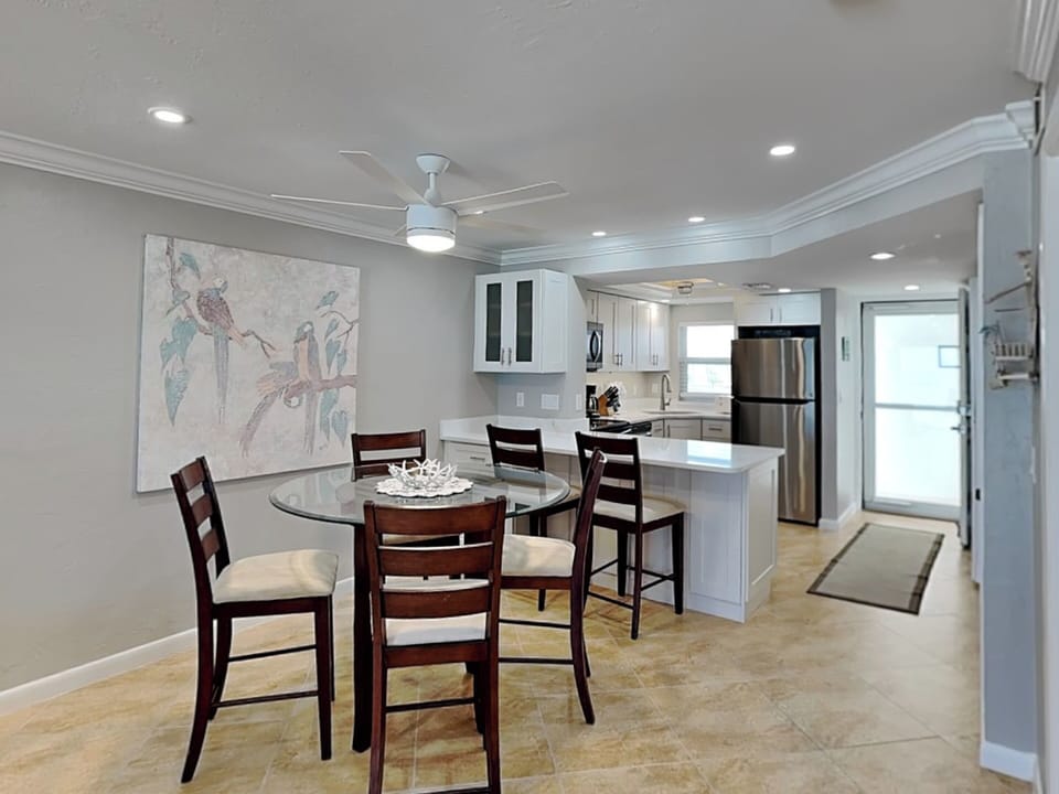 Dining Area Connecting to the Kitchen