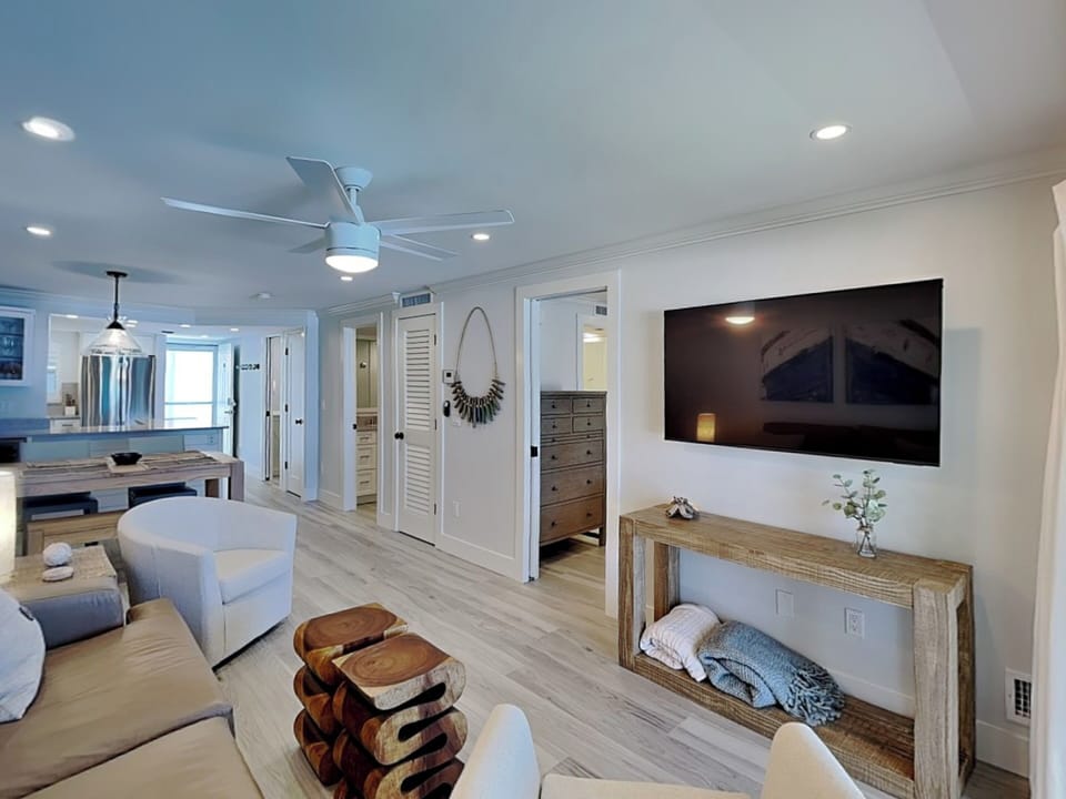 Living Room - Smart TV