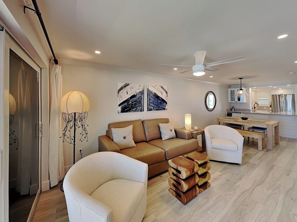 Living Room Connecting to Dining Area
