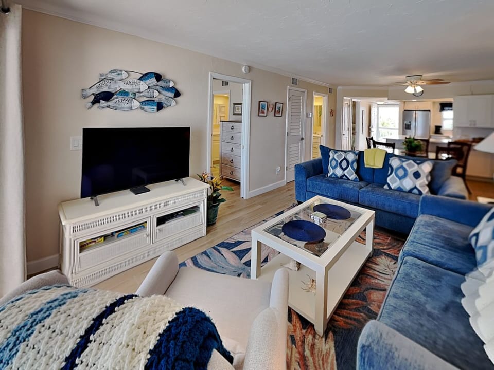 Living Room - Smart TV