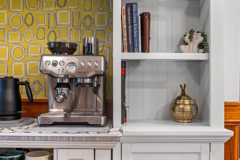 Yes, coffee and expresso please!