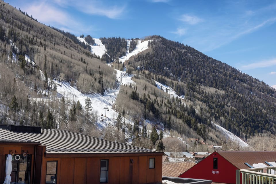 5.6-sky-house-telluride-primary-suite-deck-2