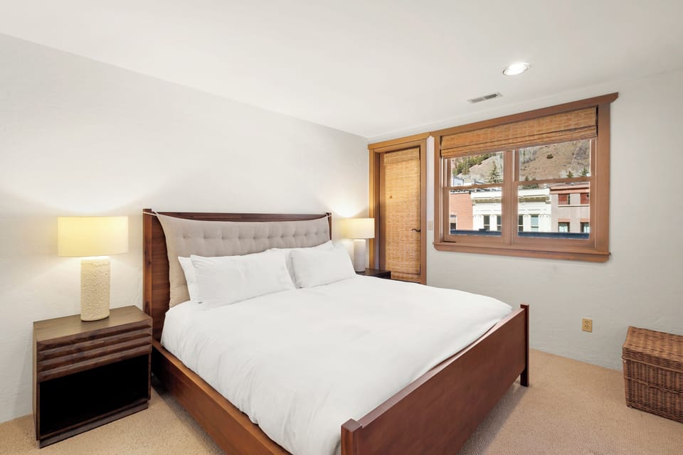 8.0-sky-house-telluride-guest-suite3-1